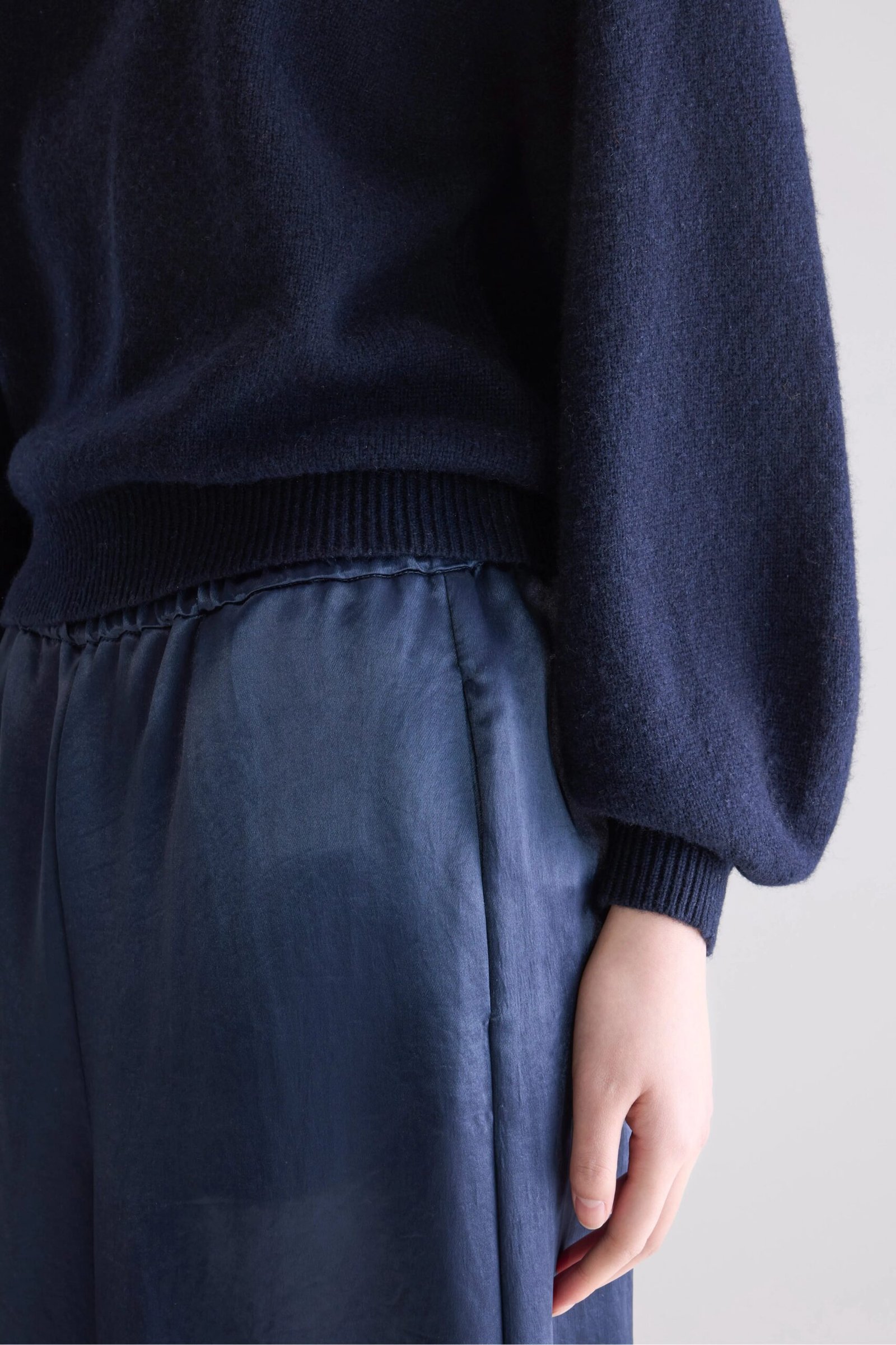 ameka crewneck sweater (252 / w / navy)